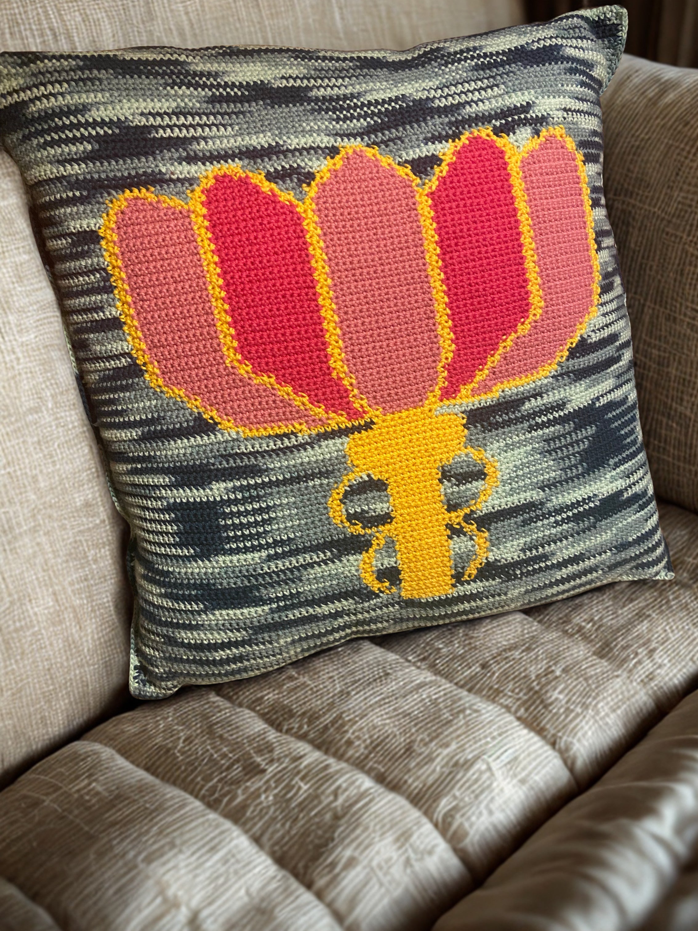 Hera Pillow – MH Knitted Nonsense